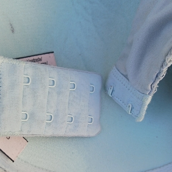 VICTORIA'S SECRET Light Blue Lace Trim Bra - Picture 7 of 7
